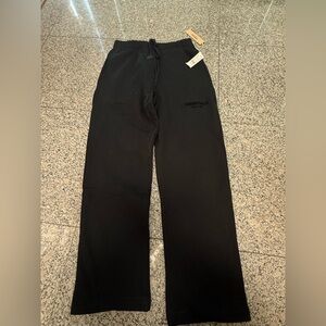 Essentials black Relaxed Sweatpants Large size